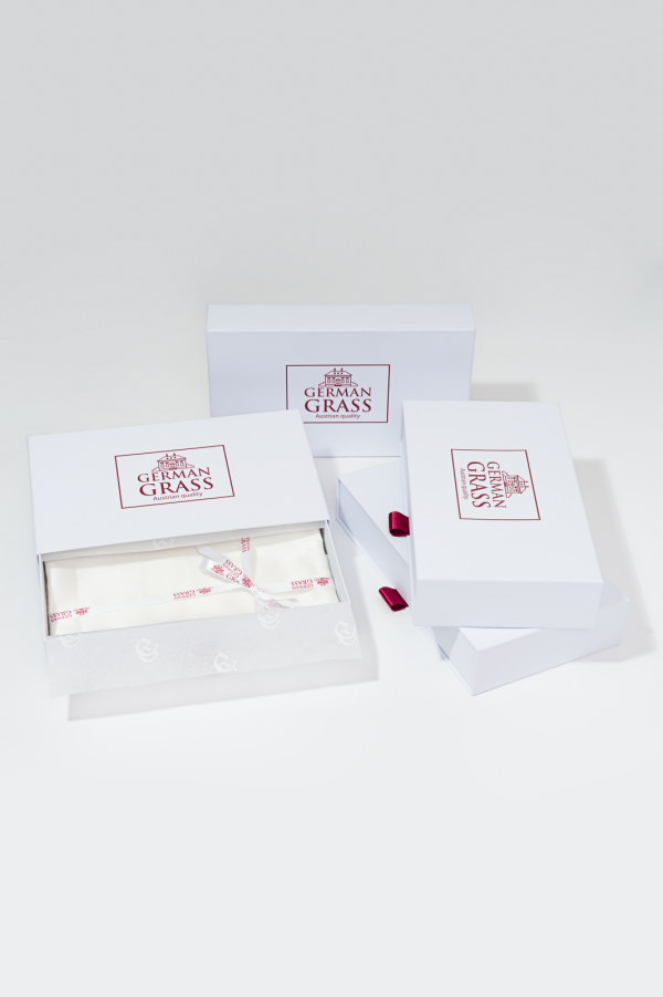 navolochka creamy white grass