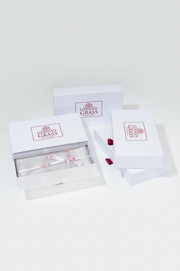 navolochka silvery grey grass 1